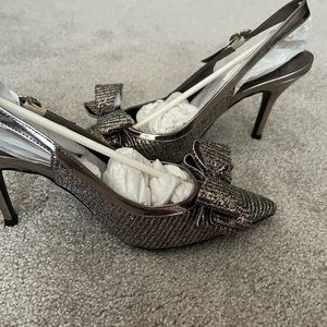 J.Reneé size 8 medium width women’s pumps. Nib